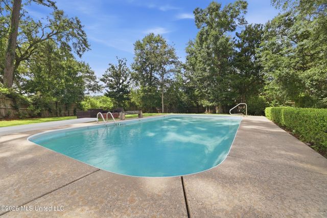 5428 Diamondhead Drive E, Diamondhead, MS 39525