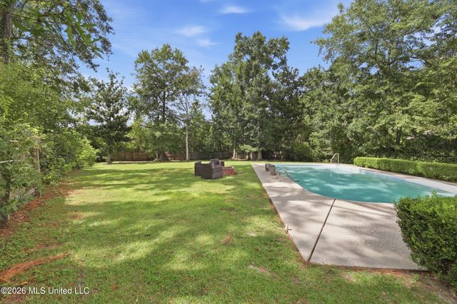 5428 Diamondhead Drive E, Diamondhead, MS 39525