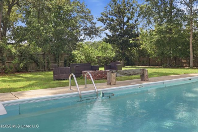 5428 Diamondhead Drive E, Diamondhead, MS 39525
