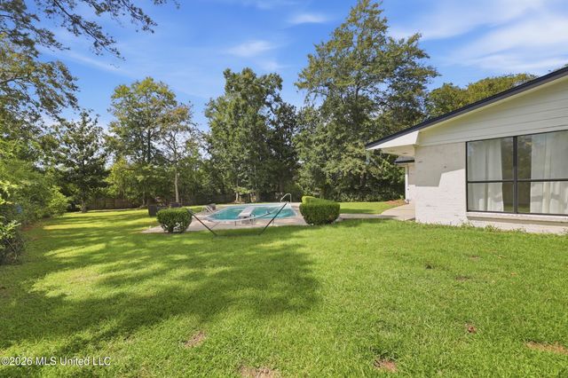 5428 Diamondhead Drive E, Diamondhead, MS 39525