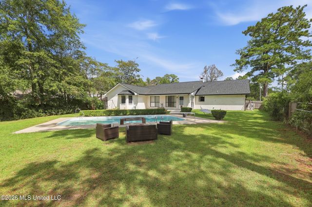 5428 Diamondhead Drive E, Diamondhead, MS 39525