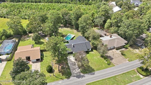 5428 Diamondhead Drive E, Diamondhead, MS 39525