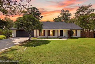 5428 Diamondhead Drive E, Diamondhead, MS 39525