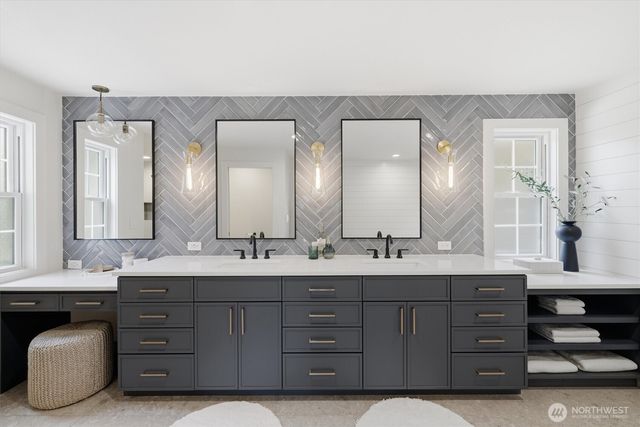 18124 Riviera Place SW, Normandy Park, WA 98166