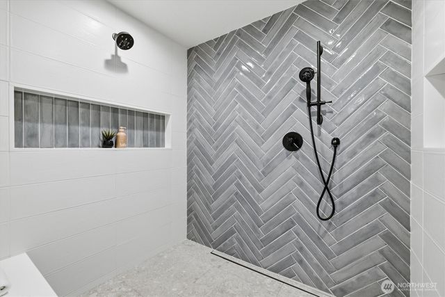 18124 Riviera Place SW, Normandy Park, WA 98166