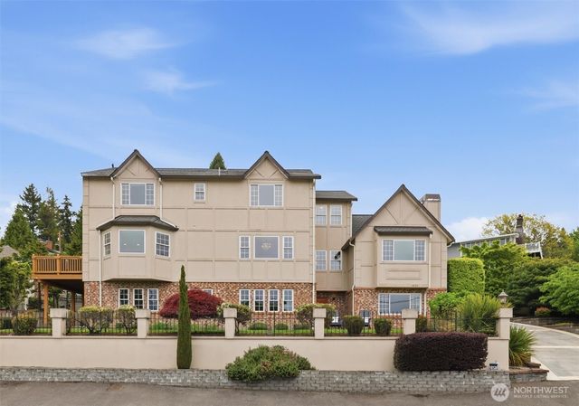 18124 Riviera Place SW, Normandy Park, WA 98166