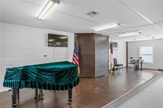 1255 Mountain View Road, King, NC 27021