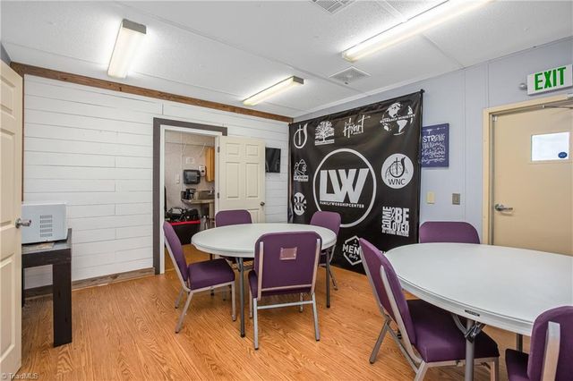 1255 Mountain View Road, King, NC 27021