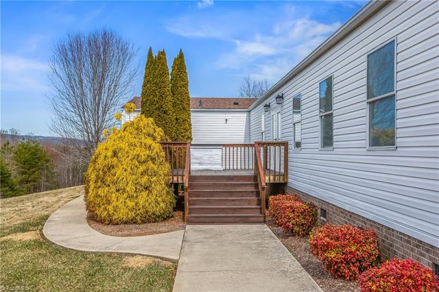 1255 Mountain View Road, King, NC 27021