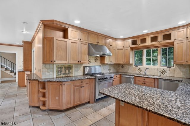 425 Ridgewood Ave, Glen Ridge Boro Twp., NJ 07028