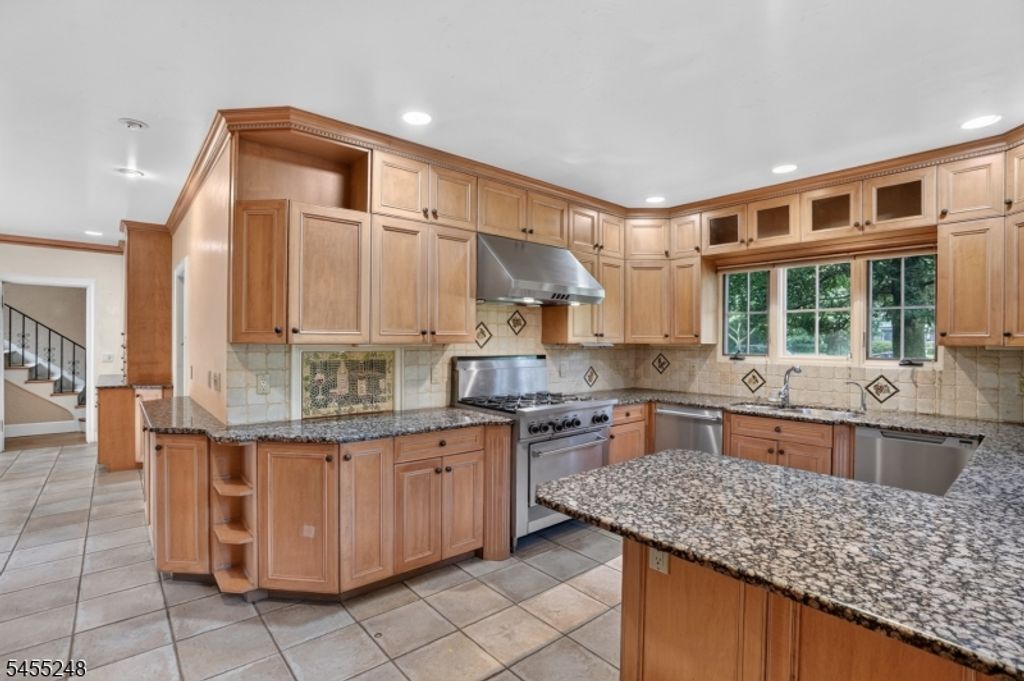 425 Ridgewood Ave, Glen Ridge Boro Twp., NJ 07028 — photo 5