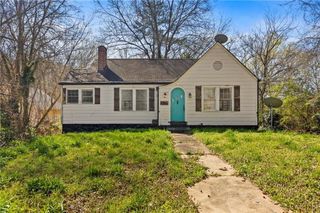 16 Grove Park NW Place, Atlanta, GA 30318