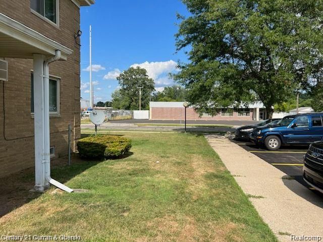 26309 W 7 Mile Road, Redford, MI 48240