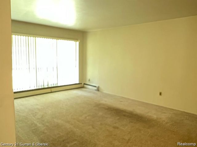 26309 W 7 Mile Road, Redford, MI 48240