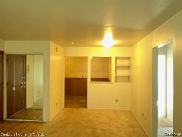 26309 W 7 Mile Road, Redford, MI 48240