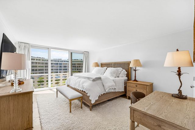 100 Sunrise Avenue 518, Palm Beach, FL 33480