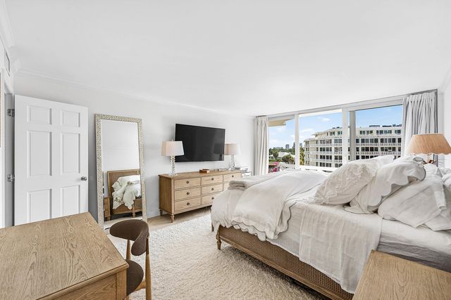 100 Sunrise Avenue 518, Palm Beach, FL 33480