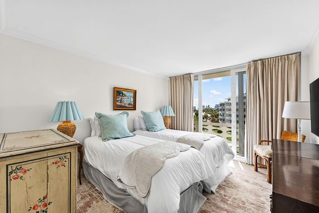 100 Sunrise Avenue 518, Palm Beach, FL 33480