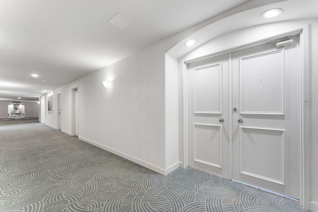 100 Sunrise Avenue 518, Palm Beach, FL 33480