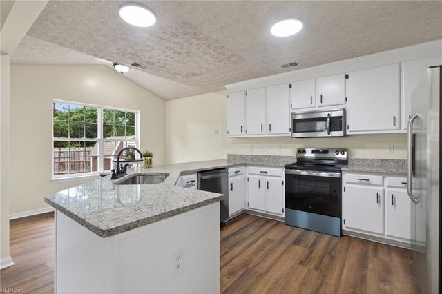 254 Bradmere LOOP, Newport News, VA 23608