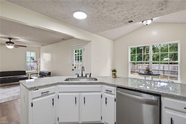 254 Bradmere LOOP, Newport News, VA 23608