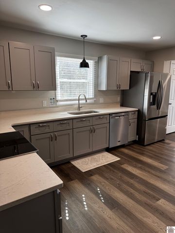 1645 Irvan Cobb Road, Murray, KY 42071