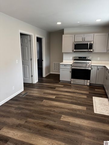 1645 Irvan Cobb Road, Murray, KY 42071
