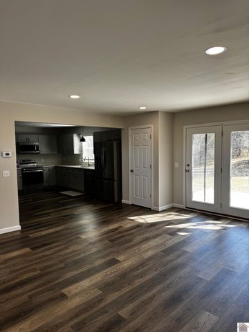 1645 Irvan Cobb Road, Murray, KY 42071
