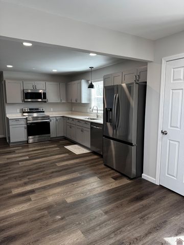 1645 Irvan Cobb Road, Murray, KY 42071