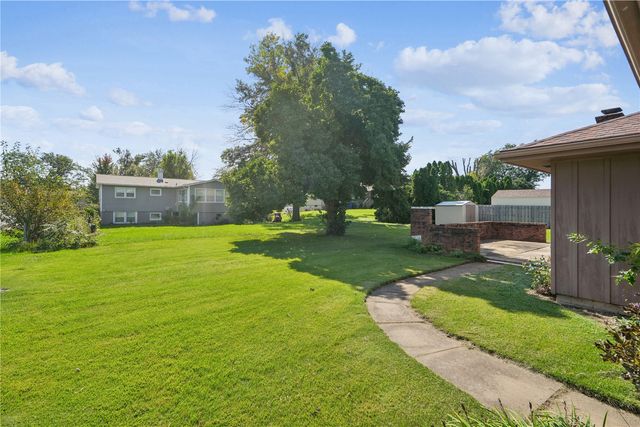 3611 1st Ave SW, Cedar Rapids, IA 52405