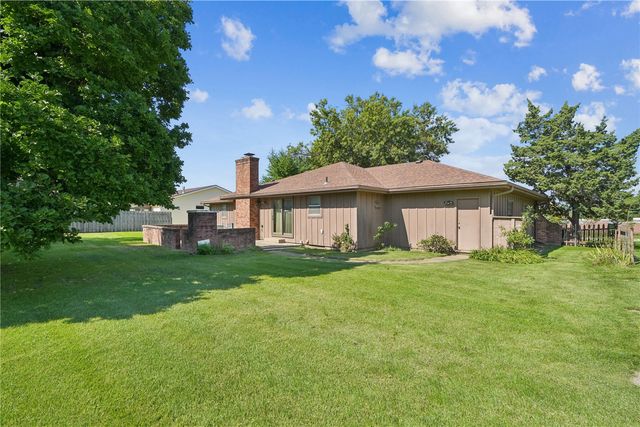 3611 1st Ave SW, Cedar Rapids, IA 52405