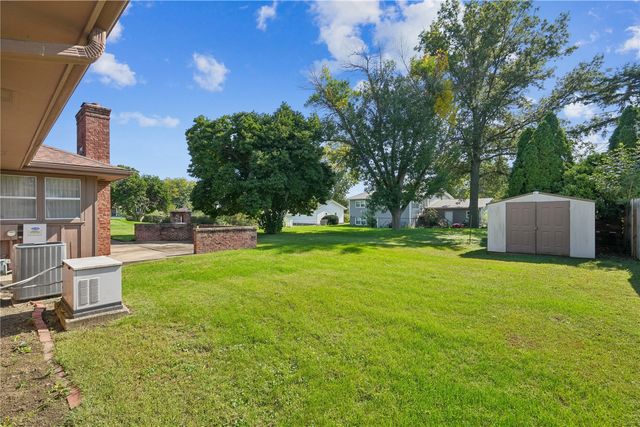 3611 1st Ave SW, Cedar Rapids, IA 52405