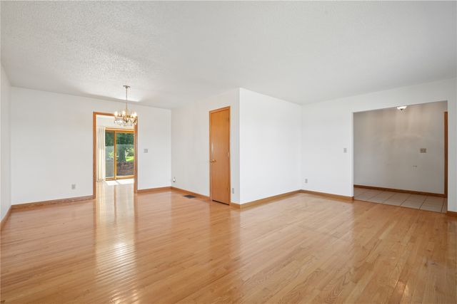 3611 1st Ave SW, Cedar Rapids, IA 52405