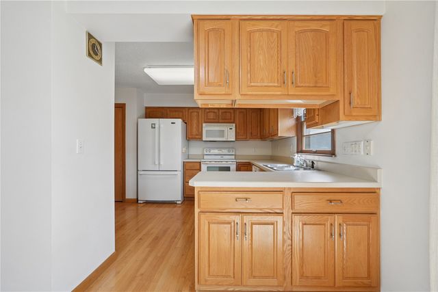 3611 1st Ave SW, Cedar Rapids, IA 52405