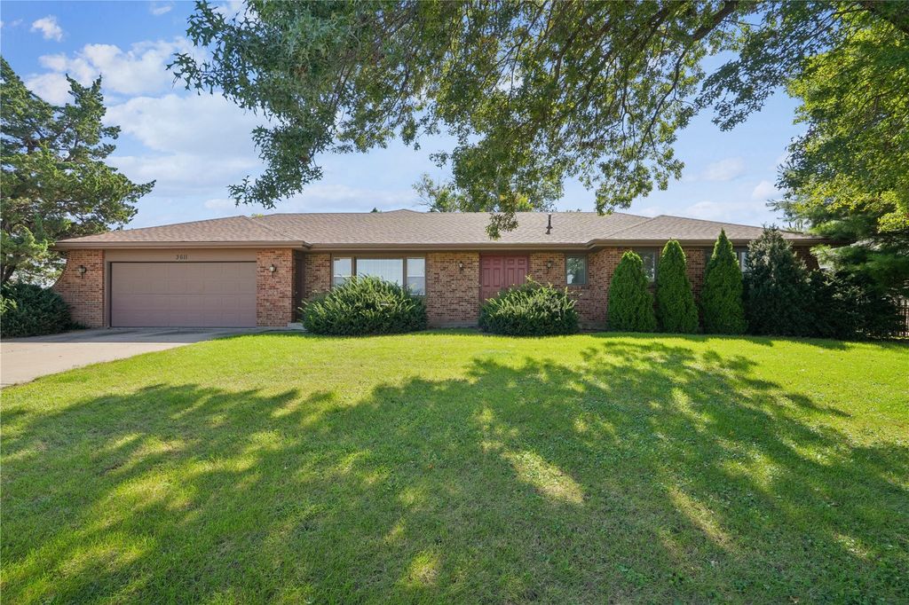 3611 1st Ave SW, Cedar Rapids, IA 52405
