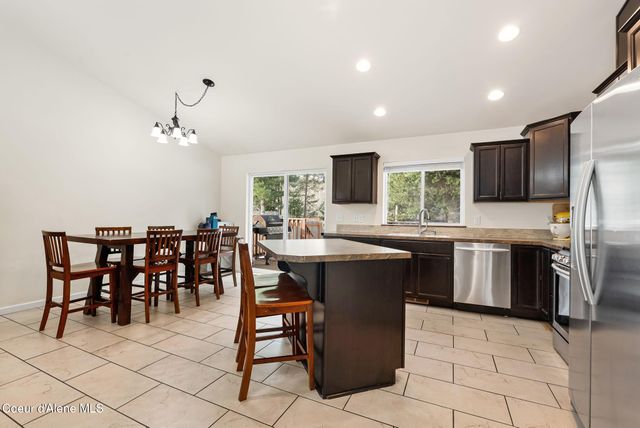 102 Park Ln, Sandpoint, ID 83864