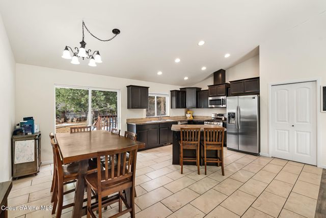 102 Park Ln, Sandpoint, ID 83864