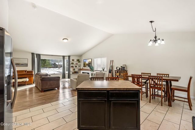 102 Park Ln, Sandpoint, ID 83864