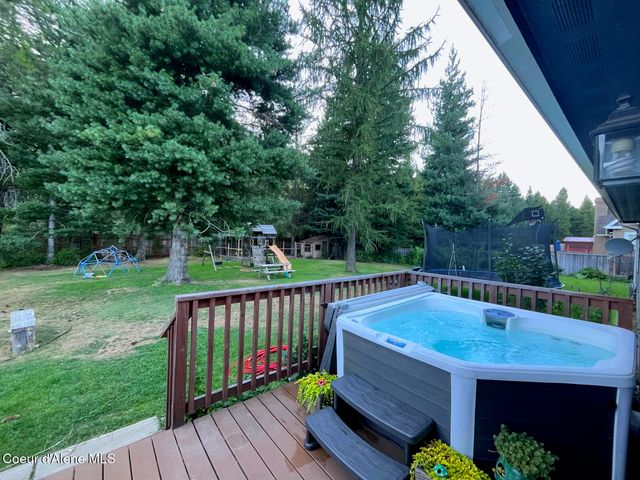 102 Park Ln, Sandpoint, ID 83864