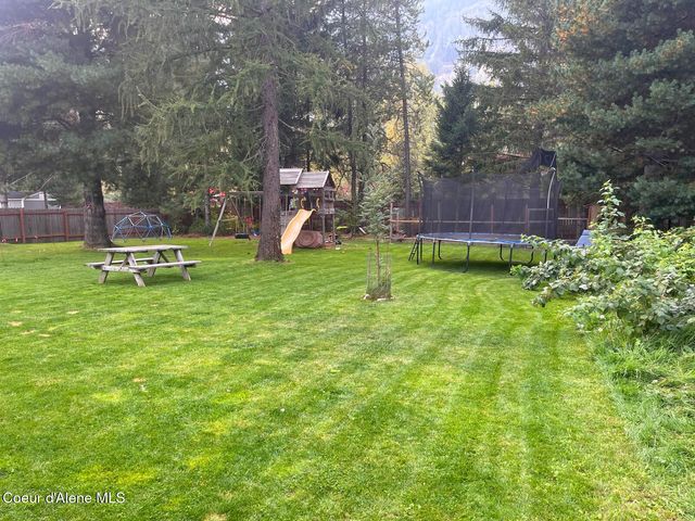 102 Park Ln, Sandpoint, ID 83864