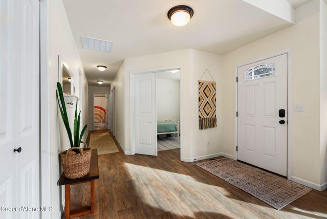 102 Park Ln, Sandpoint, ID 83864