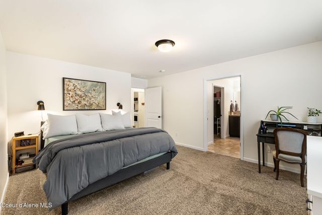 102 Park Ln, Sandpoint, ID 83864