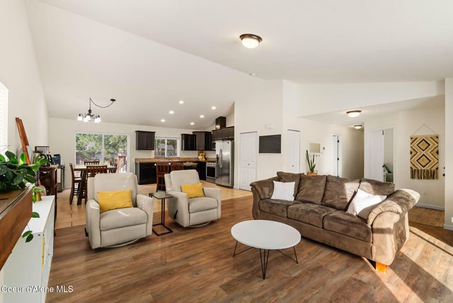 102 Park Ln, Sandpoint, ID 83864