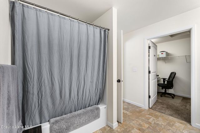 102 Park Ln, Sandpoint, ID 83864