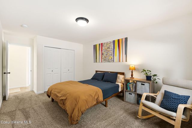 102 Park Ln, Sandpoint, ID 83864