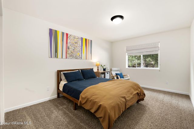 102 Park Ln, Sandpoint, ID 83864