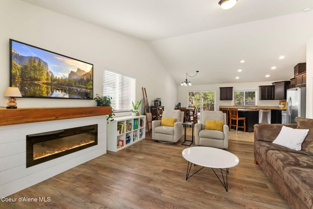 102 Park Ln, Sandpoint, ID 83864