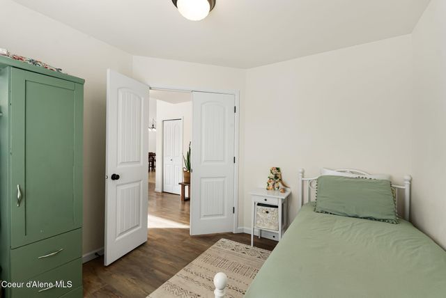 102 Park Ln, Sandpoint, ID 83864