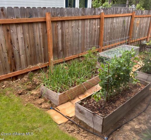 102 Park Ln, Sandpoint, ID 83864