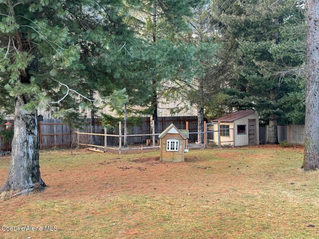 102 Park Ln, Sandpoint, ID 83864